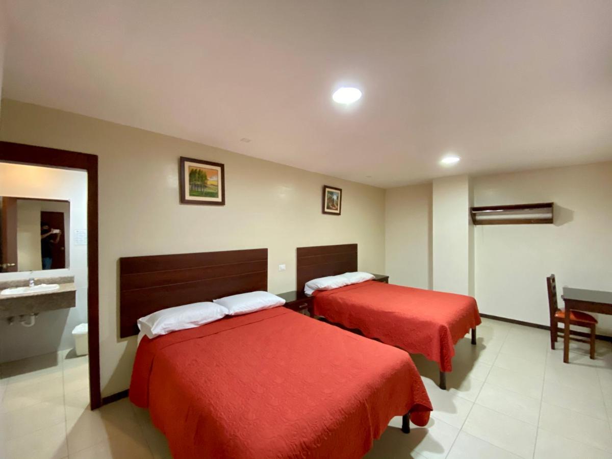 Hotel Carrion 洛哈 外观 照片
